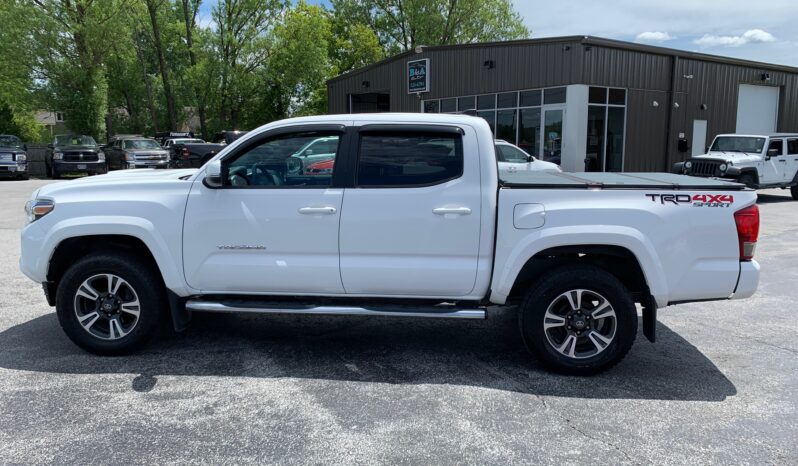 2017 Toyota Tacoma TRD Sport full